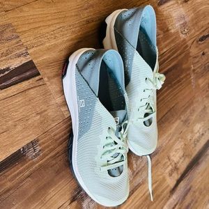 Salomon trail walking shoe